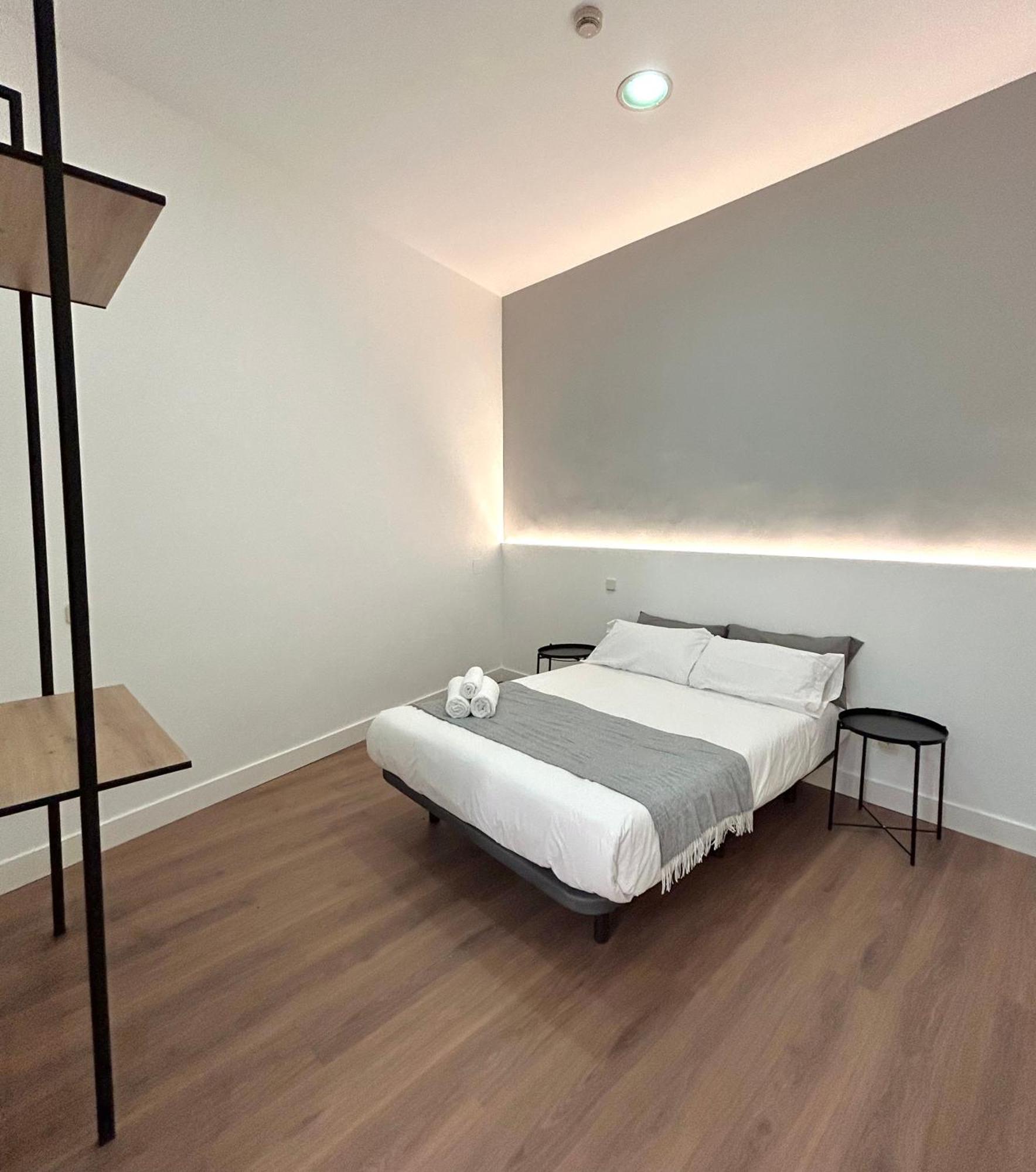 H21 Rooms Madrid Exteriör bild
