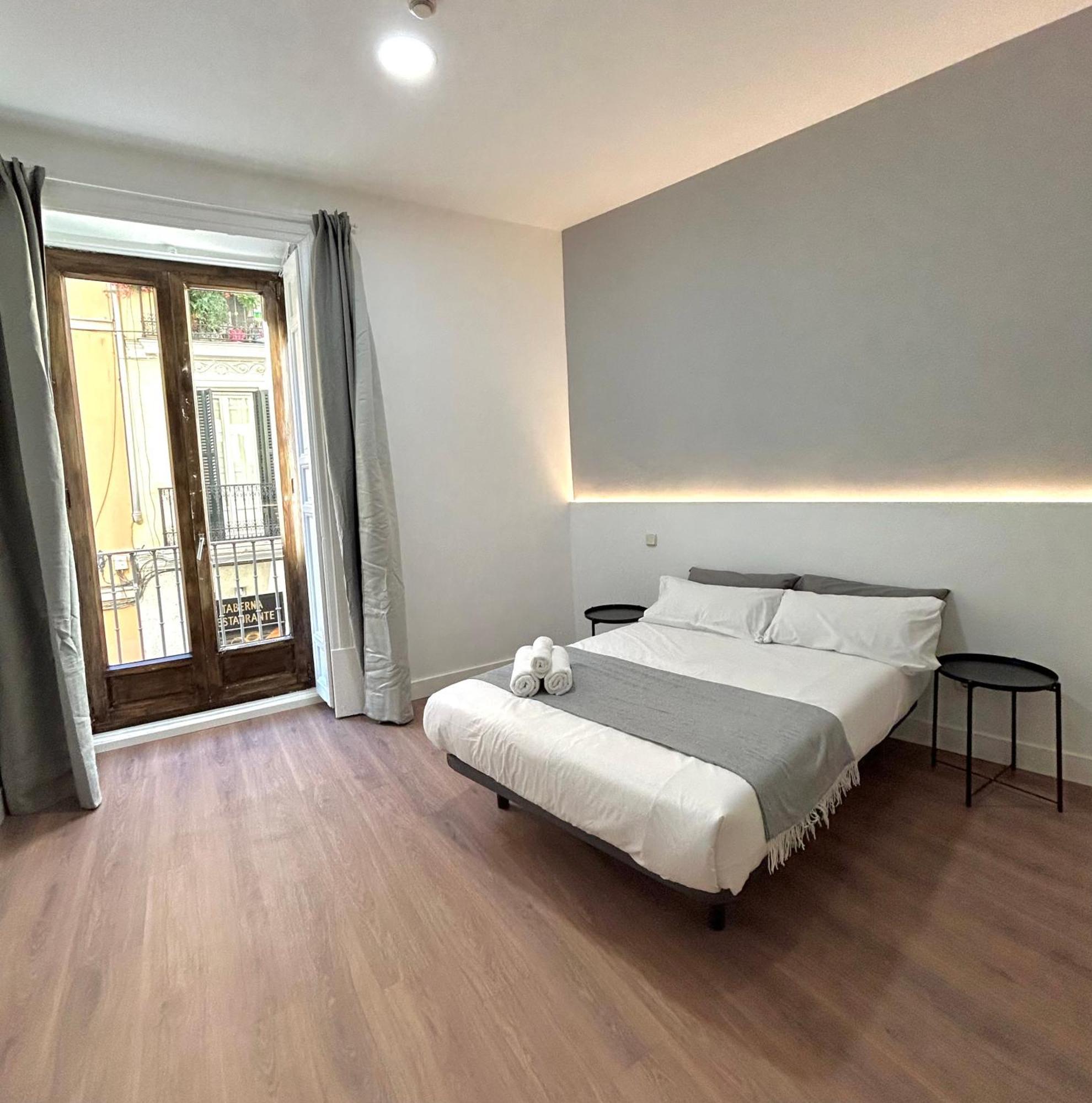 H21 Rooms Madrid Exteriör bild